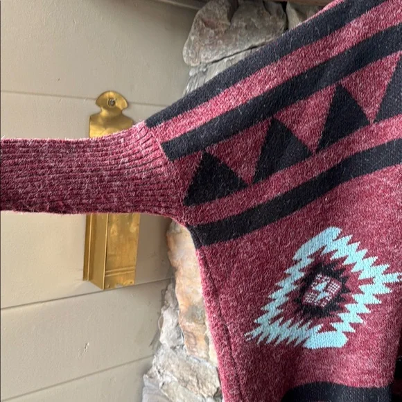 debut Maroon Aztec Open-Front Cardigan with Black and Light Blue Accents - Picture 3 of 8